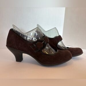 I Love Comfort brown suede leather mary jane style pumps heels shoes size 8M